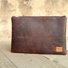 Load image into Gallery viewer, Laptop Case - Diesel Brown Leather
