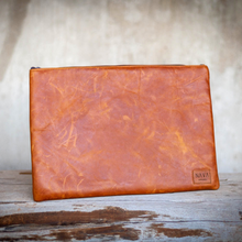 Load image into Gallery viewer, Laptop Case - Diesel Toffee Leather
